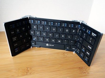 1b488_iclever-foldable-keyboard-partially-folded.jpg