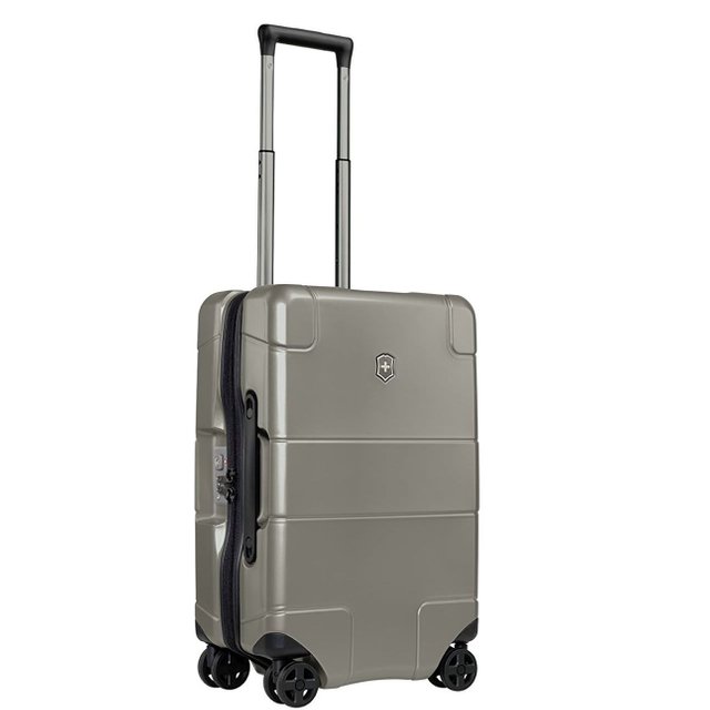 1522072814-victornox-smart-suitcase-1522072792.jpg