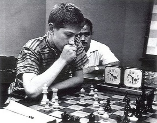 What is Bobby Fischer IQ - American Chess Grandmaster