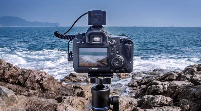 Aurga-The-World’s-First-Smart-DSLR-Assistant-and-Cloud-Storage-Featured-image-672x372.jpg