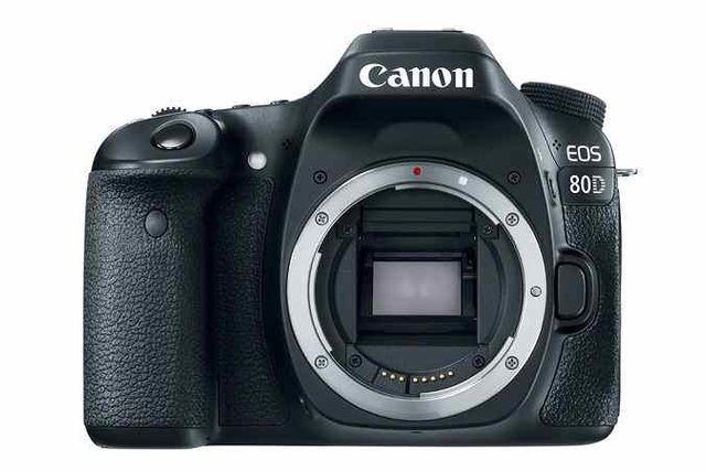 eos80d-front-sensor-.jpg