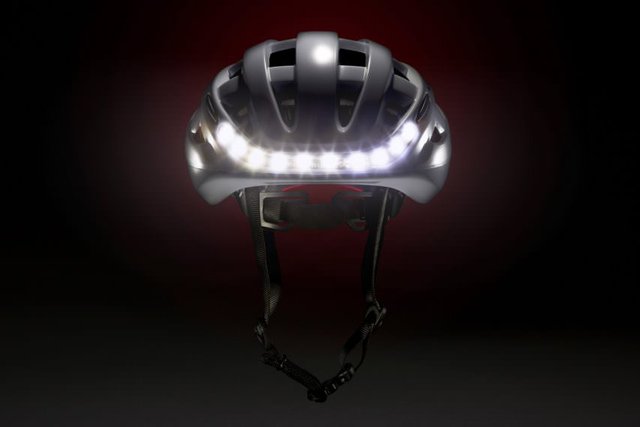 lumos-bike-helmet-design-products-cycling-accessories_dezeen_2364_col_4-852x568.jpg