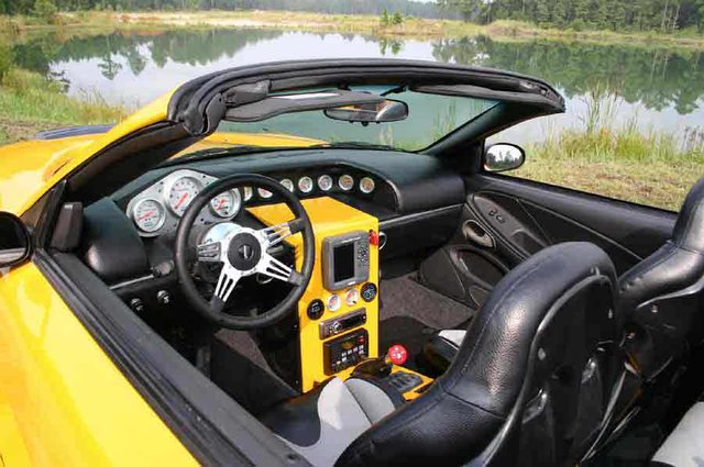 yellow_spyder_driver_640.jpg