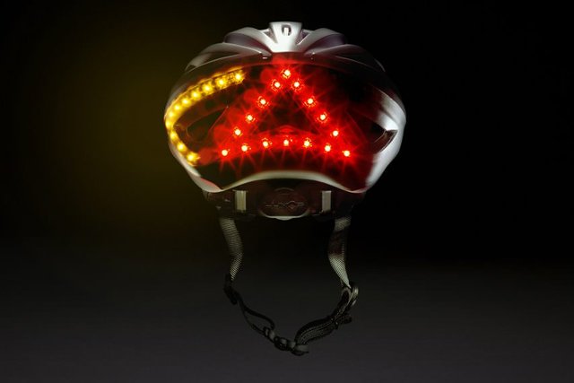 lumos-bike-helmet-design-products-cycling-accessories_dezeen_2364_col_7-852x568.jpg