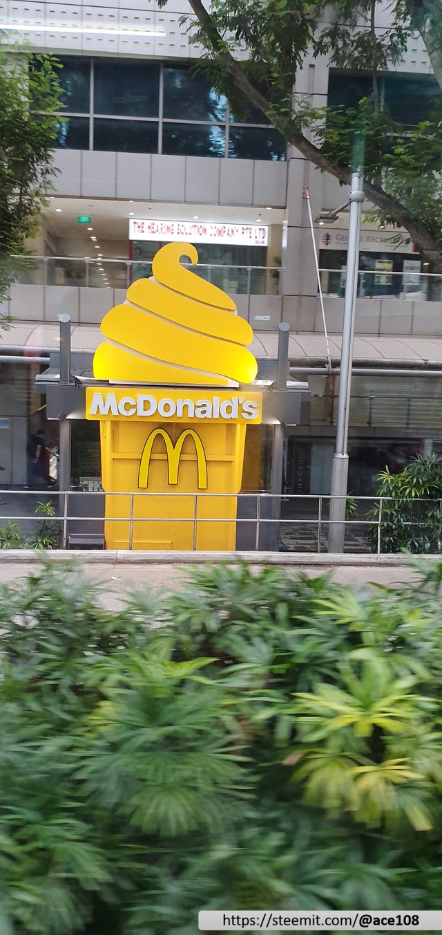 McDonald’s Dessert Kiosk
