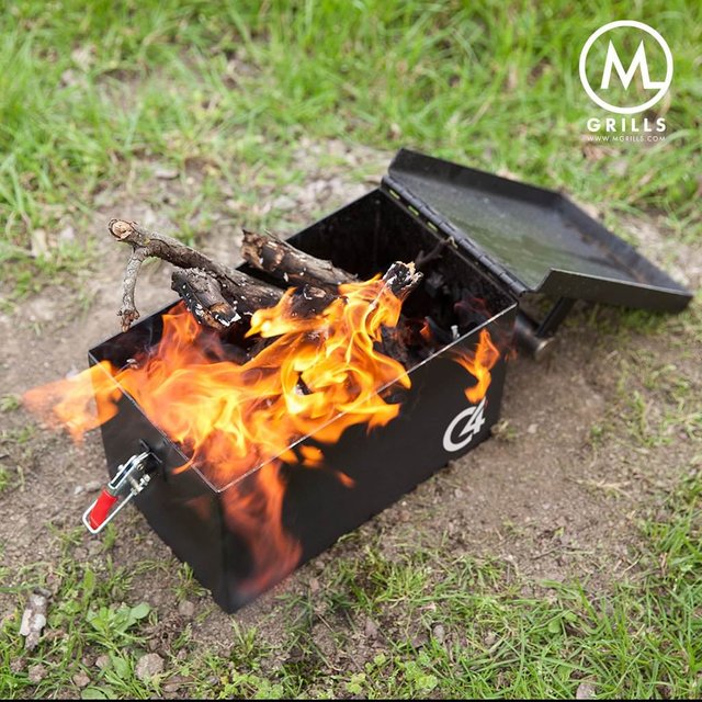 MGrills_C4_Wood_fire_1024x1024.jpg