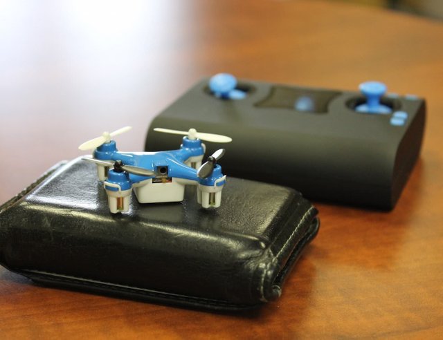 Wallet-Drone-Worlds-Smallest-Quadcopter-01.jpg