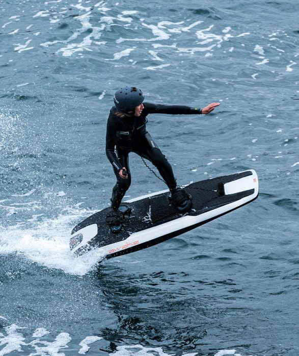 ravik-electric-surfboard-7.jpg