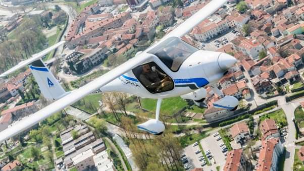 http_%2F%2Fcdn.cnn.com%2Fcnnnext%2Fdam%2Fassets%2F171117145344-pipistrel-alpha-electro-1.jpg