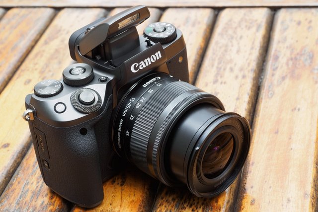 Canon-EOS-M5-flash-09236.jpg