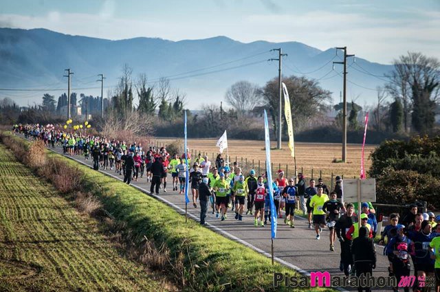 Cetilar® alongside the runnes to run the Pisa Marathon