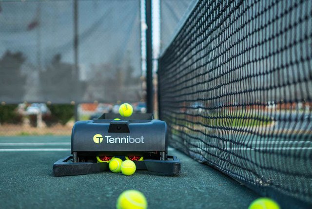 Tennibot-Robotic-Tennis-Ball-Collector-02.jpg