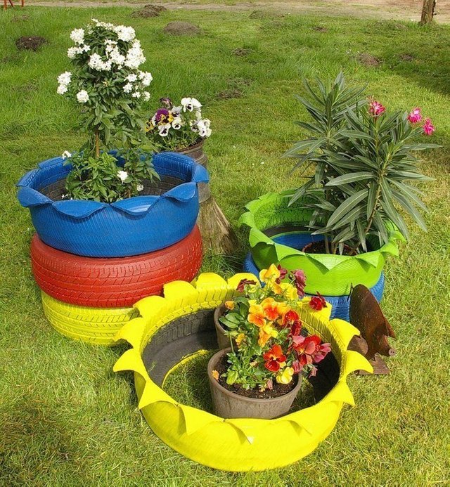 Amazing-DIY-flower-beds-made-of-old-tires-Great-ideas-to-boost-your-garden-1000-Modern.jpg