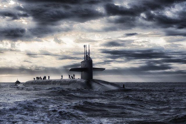 submarine-168884-960-720.jpg