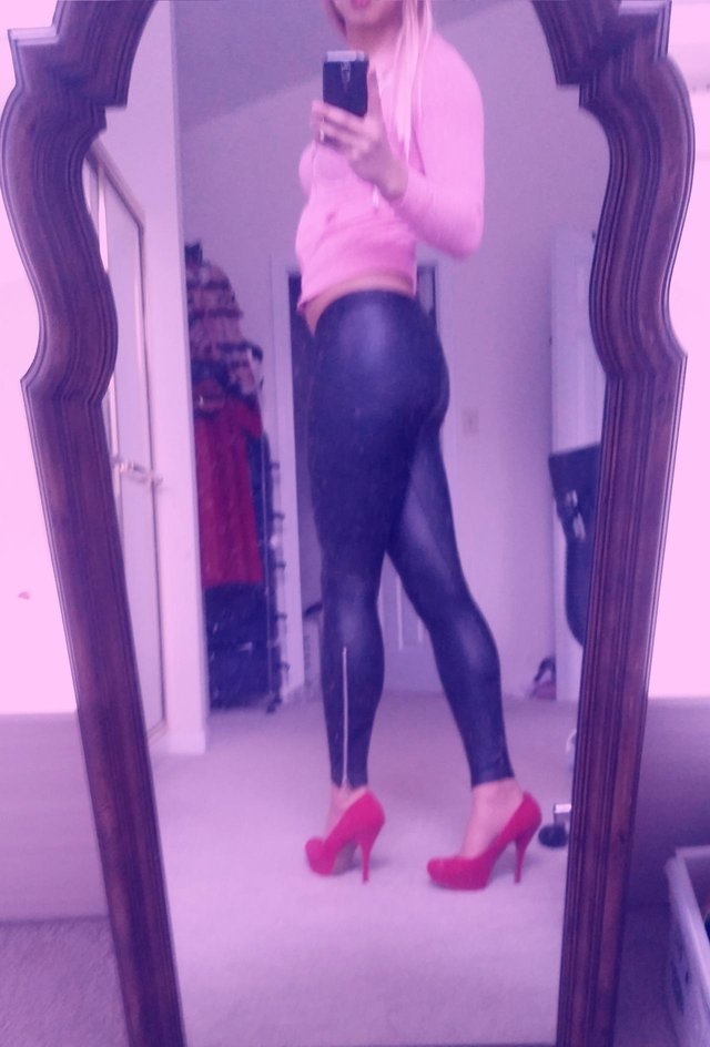 I miss those heels 😣