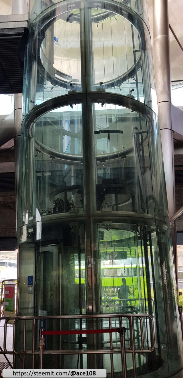 Lift to Expo MRT
