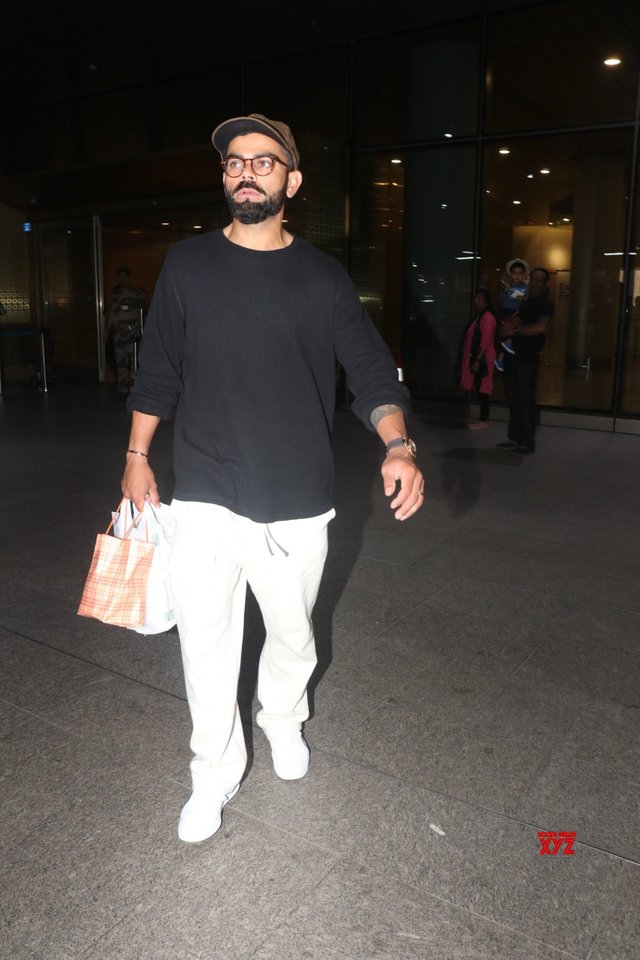 Virat Kohli Spotted At Airport In Mumbai – Gallery