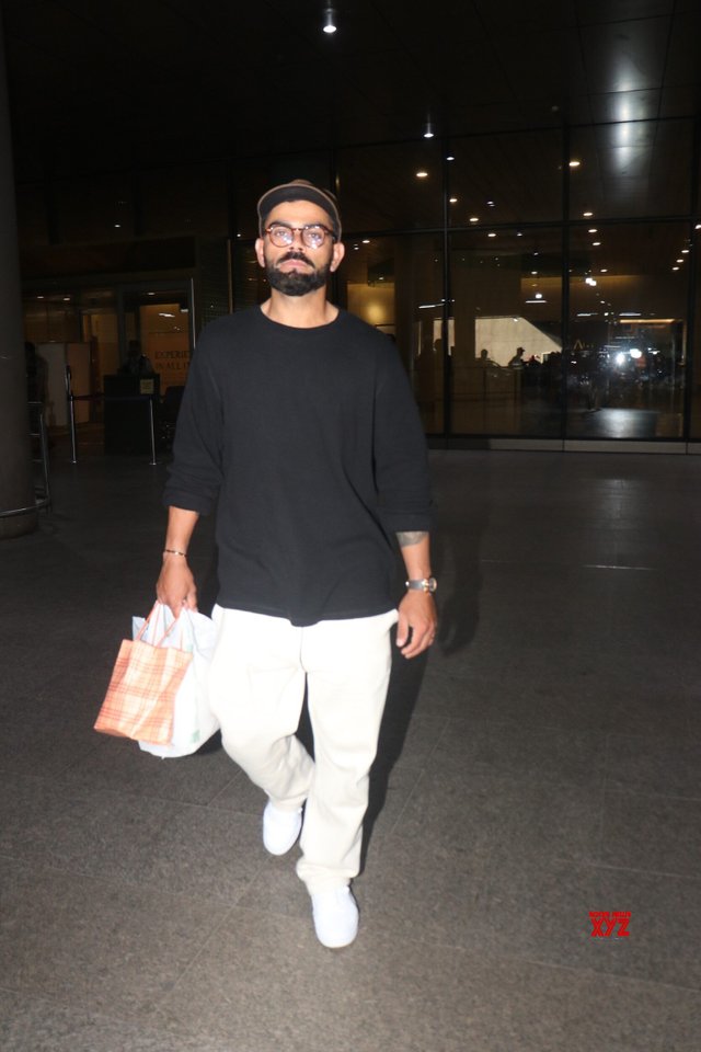 Virat Kohli Spotted At Airport In Mumbai – Gallery