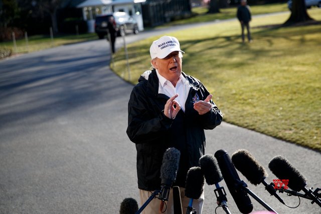 Trump holds off calling border emergency