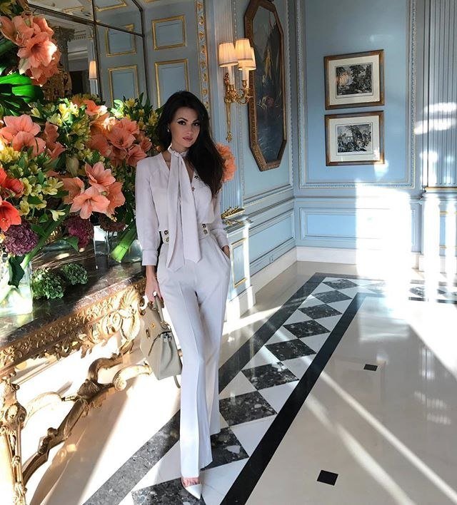 outfit business woman