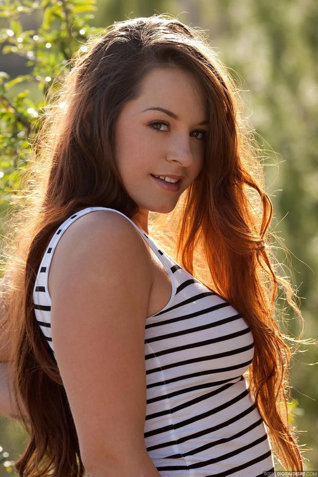 talia_palmer_has_a_naught_picnic_in_the_woods_03