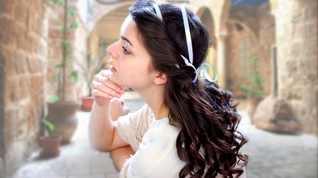 15 Greek Hairstyles You Must Try Today To Channel Your Inner Goddess