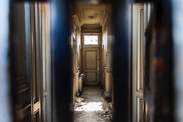 HALL DOOR - a Suspenseful Short Story by A.E. Jackson