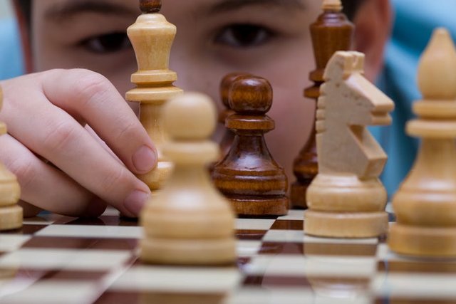 Resultado de imagen para Even as a child you can learn and play chess better than an adult.