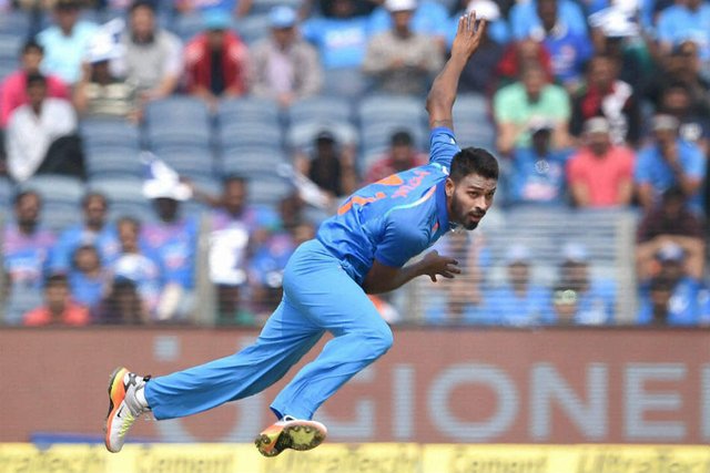 hardik-pandya-bowling-24-1506244011.jpg