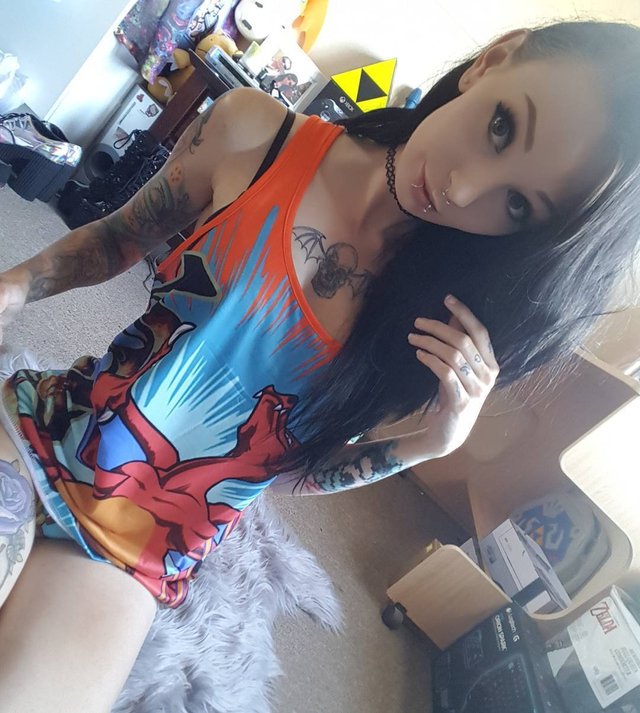 Hylia Suicide Girl, Reventando Instagram