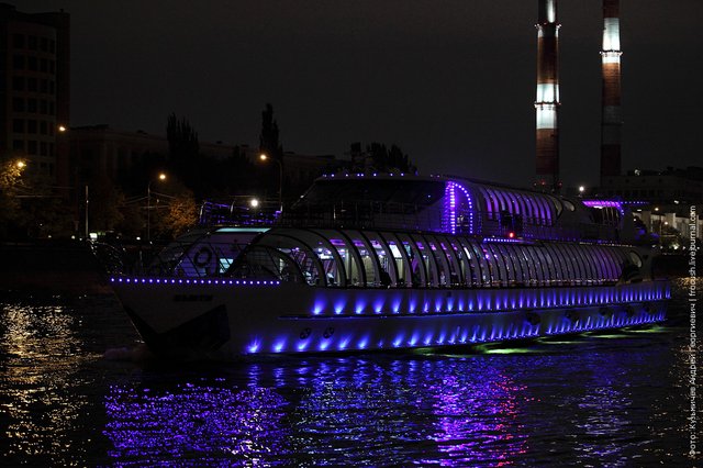 Night photo yacht Beauty