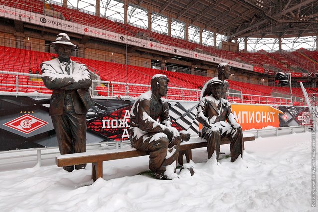 Moscow Spartak Stadium Otkritie Arena sculpture of the Starostin brothers