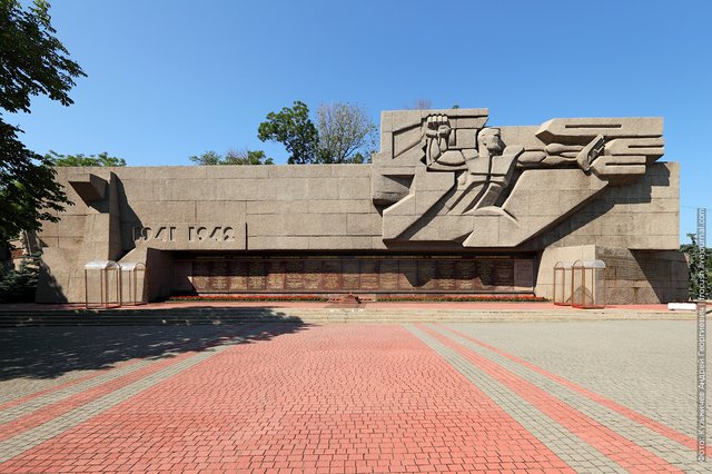 Мемориал героической обороны Севастополя 1941-1942 гг, Вечный огонь