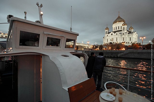 The Cathedral of Christ the Savior from the side of the ship