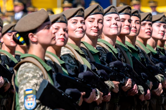 Украинки в армии.png