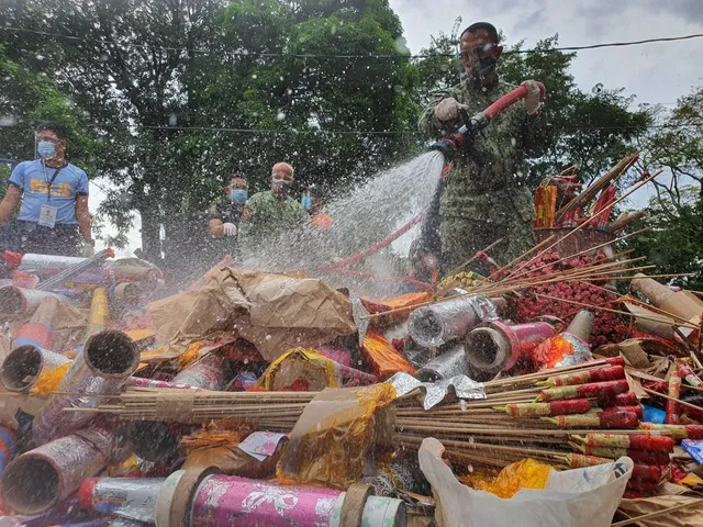 Cavite-firecracker-confiscation-December-31-2020-002.webp