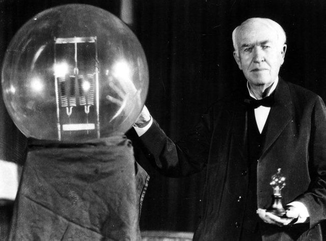 Who Created The Light Bulb First | Shelly Lighting