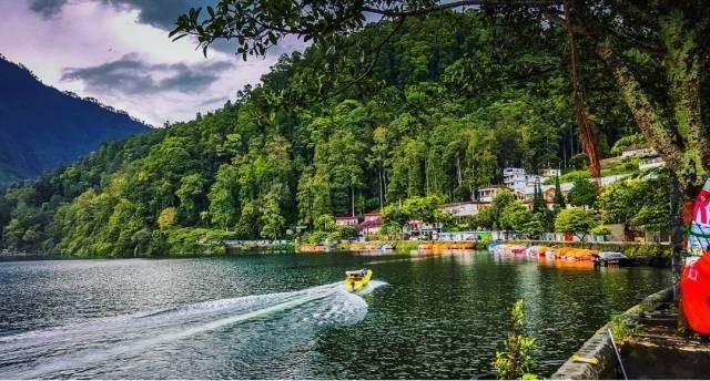 Here's the Most Beautiful Lake View on Java Island — Steemit