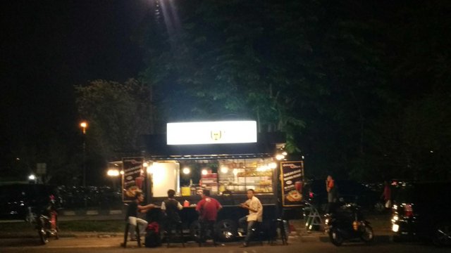 Food Truck: Economical Dining Options At Juanda Airport 