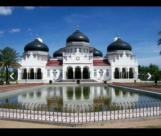 Baiturrahman Great Mosque is a mosque of Sultanate of Aceh built 