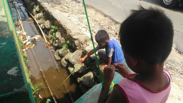 Gambar Orang Lagi Mancing