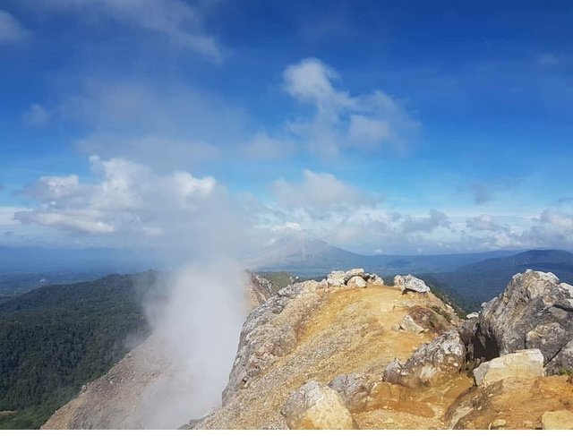51+ Gambar Pemandangan Gunung Sibayak Terlihat Keren
