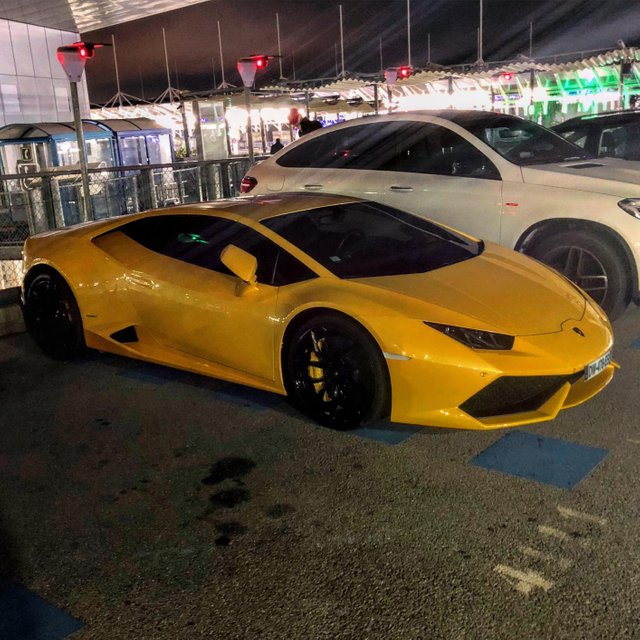 Lamborghini Huracan In Black And Yellow Steemit