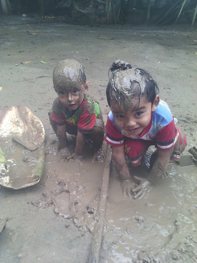 Play Mud Healthy Child — Steemit