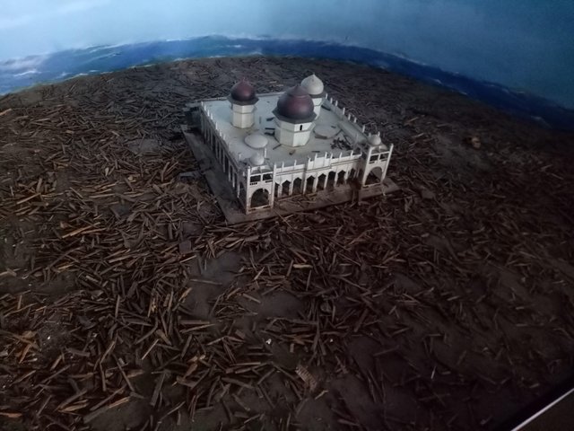 Keajaiban Tsunami Hanya Menyisakan Satu Satunya Masjid Di Dekat