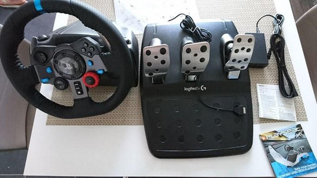 Logitech G29 Driving Force Gaming Racing Wheel Unboxing, Set up