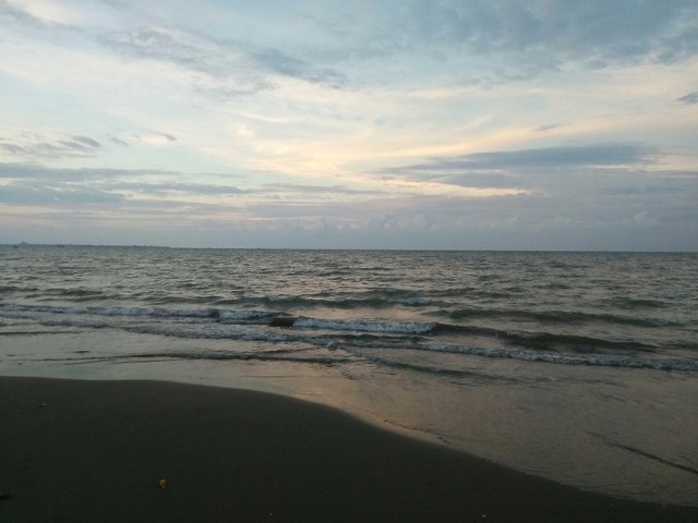 The Beauty Of The Sea In The Afternoon Keindahan Laut Di