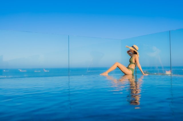 swimming pool glass fence