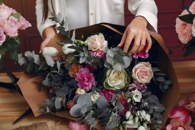 wood flowers arrangements