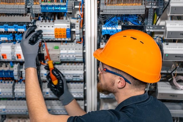 24 hour electrician